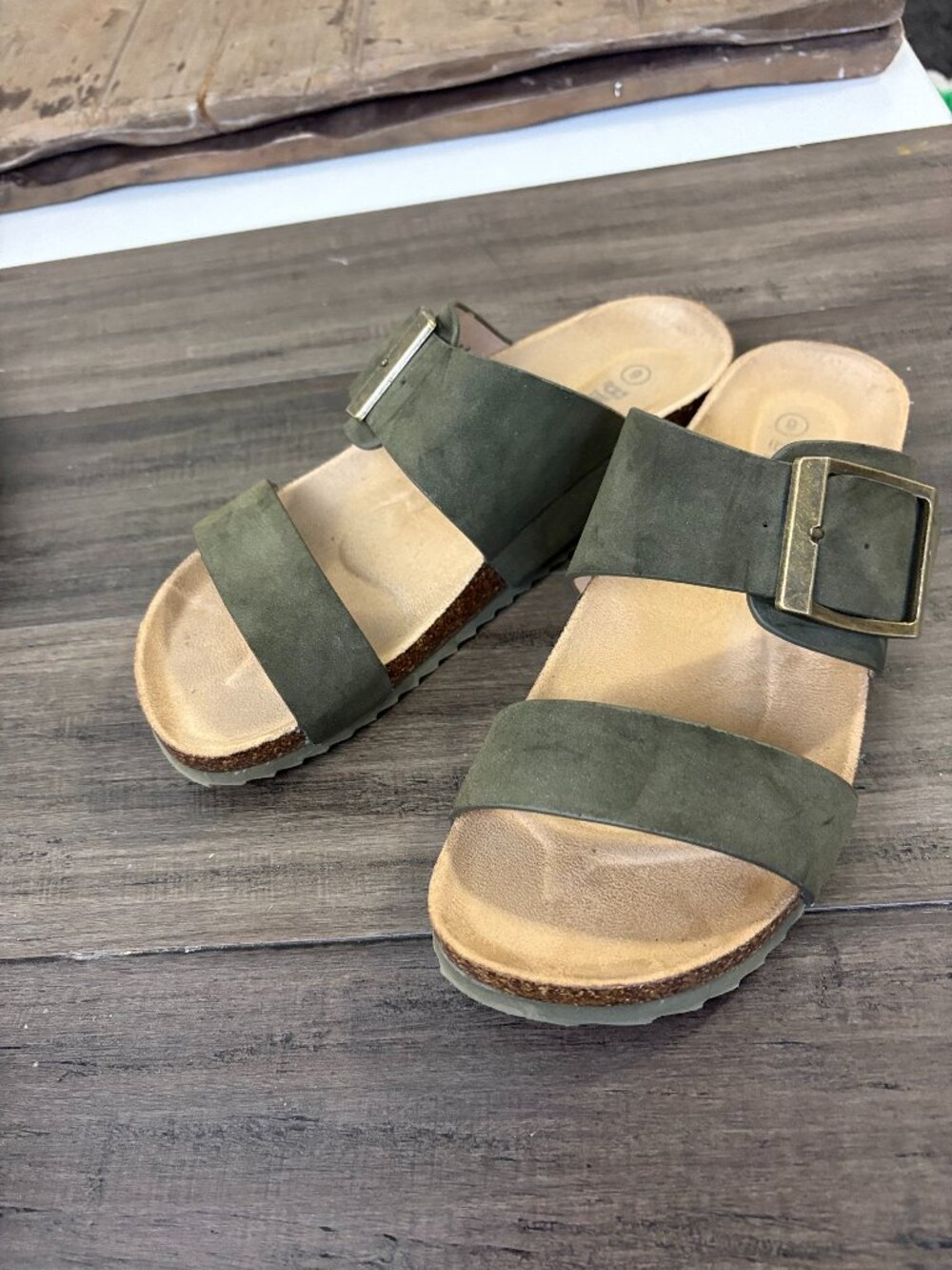 Bjorndal Womens Leather Sandal Green Suede Size 9, fits like 8.5.